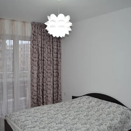 Апартаменти Apartament Andreea Брашов